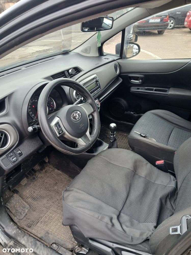 Toyota Yaris - 8
