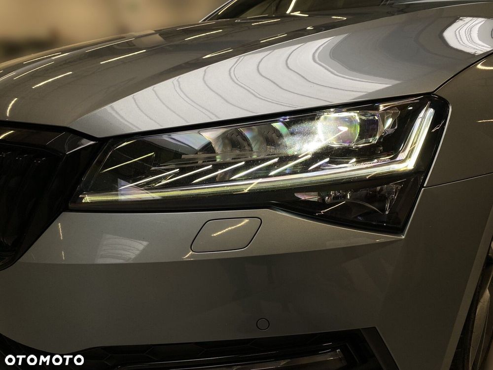 Skoda Superb 2.0 TDI SCR 4x4 Sportline DSG - 10