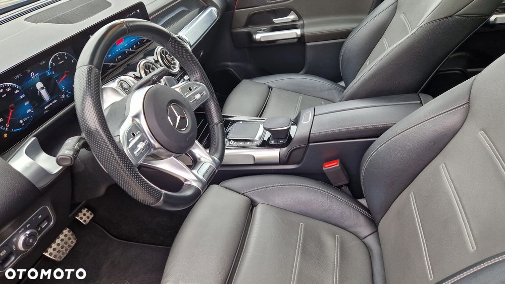 Mercedes-Benz GLB - 11