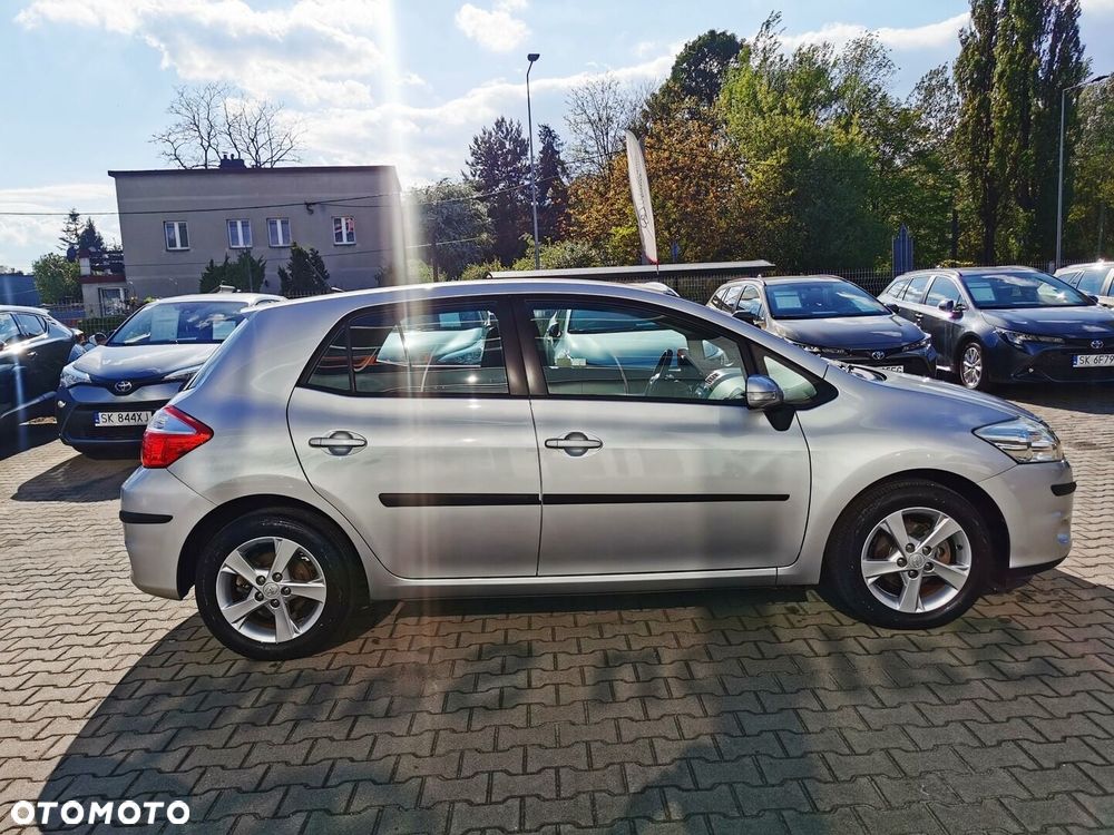 Toyota Auris 1.6 Premium - 4