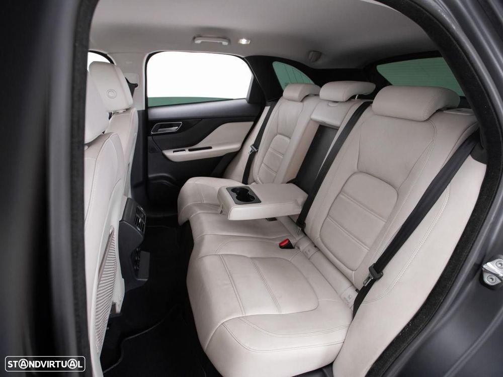 Jaguar F-Pace - 11