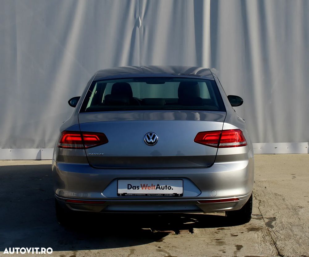 Volkswagen Passat - 4