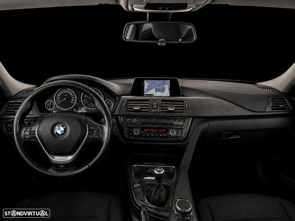 BMW 318 d LifeStyle - 17