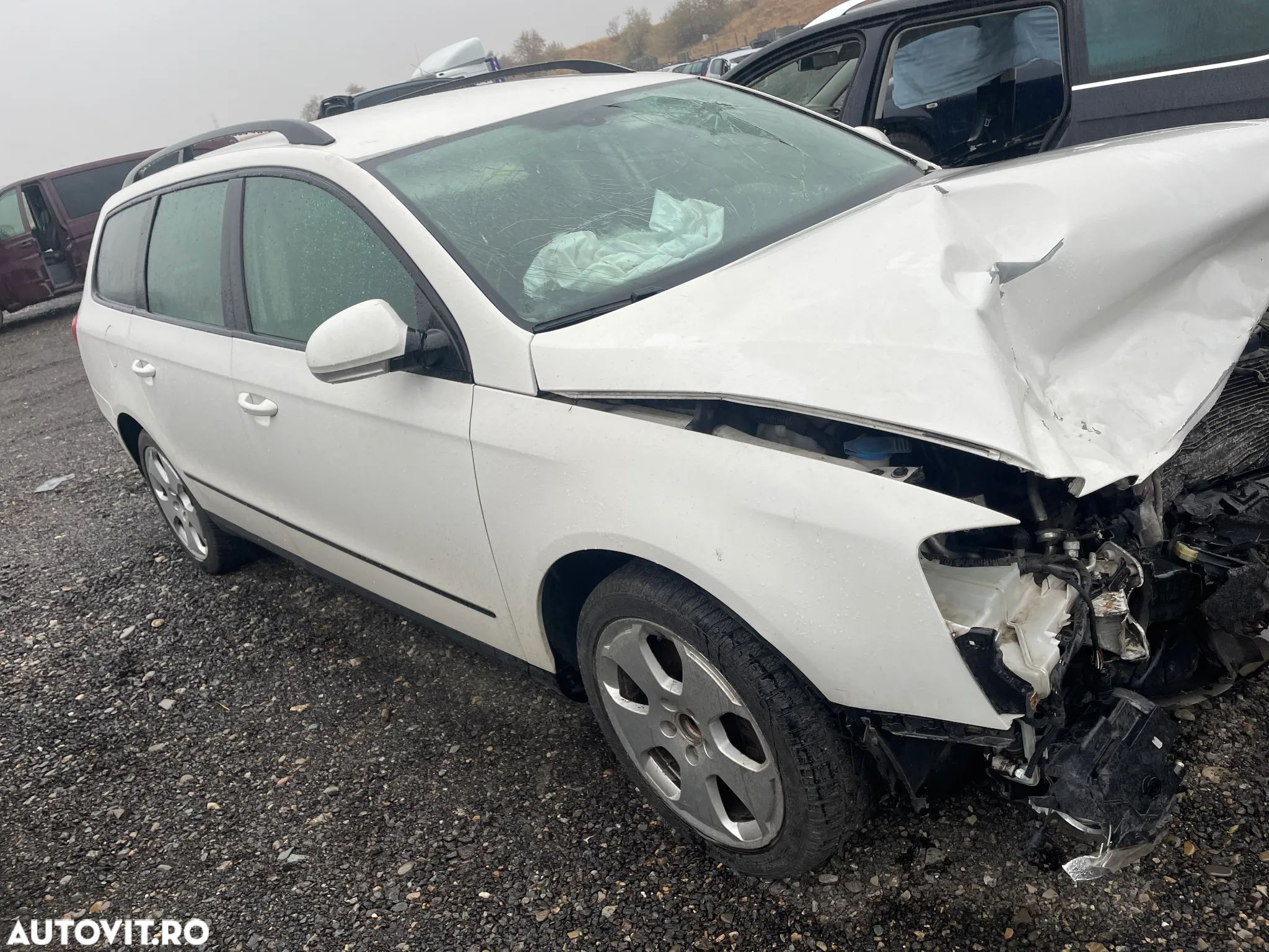Dezmembram Vw Passat 1.6 CAY 105 cp 2010 break - 4