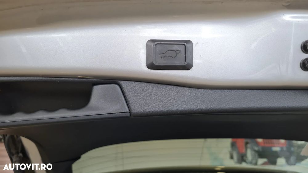 Toyota RAV4 2.5 4x4 Lounge - 34