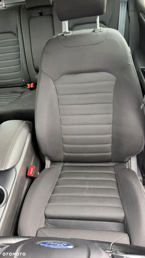 Ford Mondeo 2.0 EcoBlue Titanium - 21