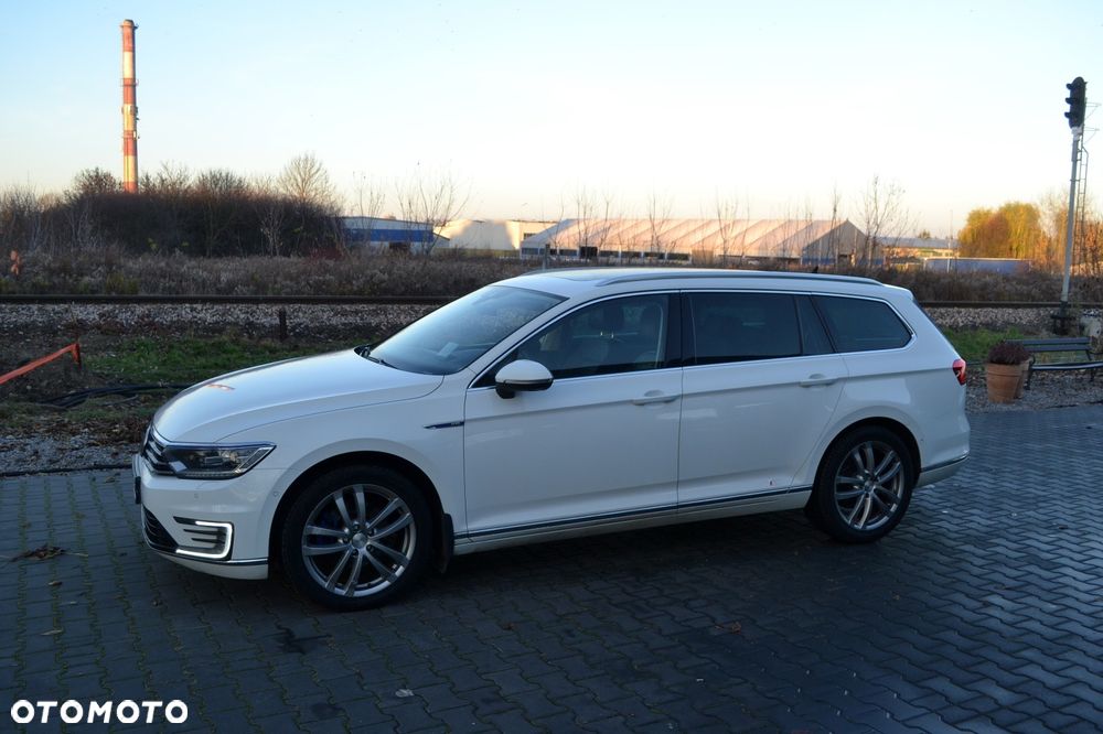 Volkswagen Passat - 11