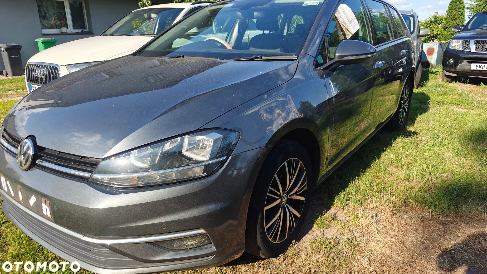 Volkswagen Golf - 1