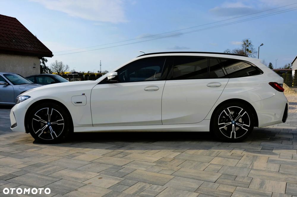 BMW Seria 3 330e xDrive M Sport sport - 9