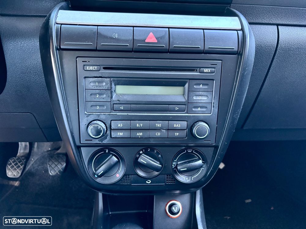 VW Fox 1.2 T.Liso - 11