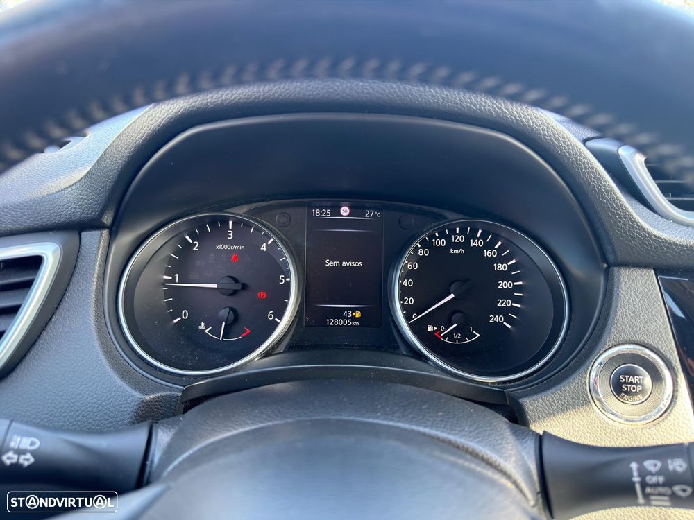 Nissan Qashqai 1.5 dCi N-Connecta J18+Led - 29