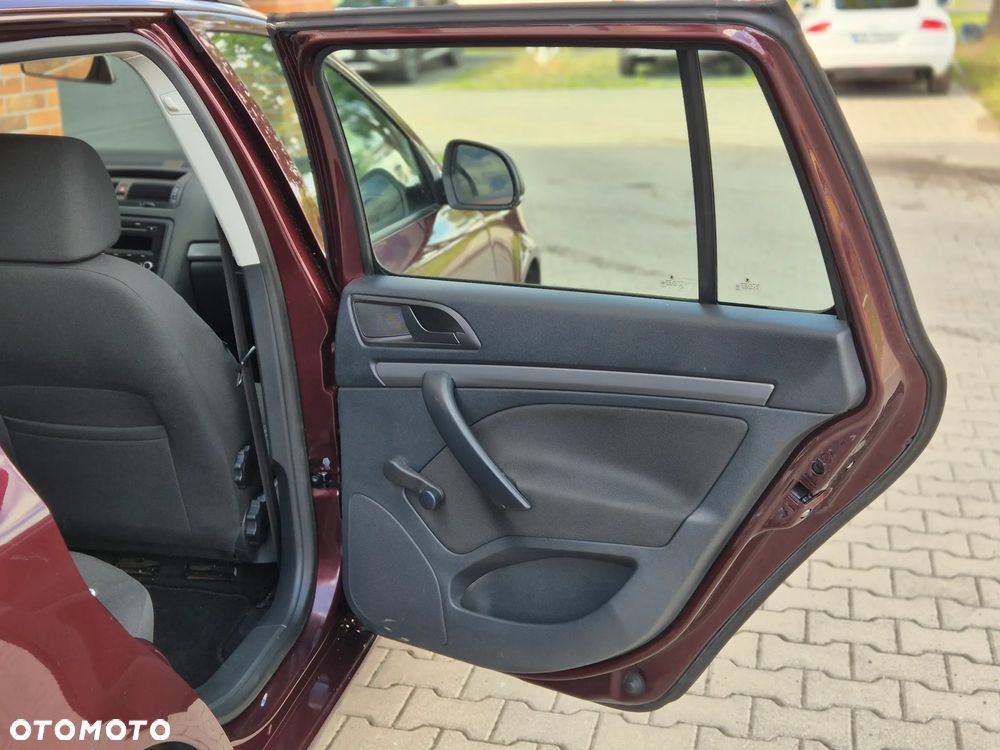 Skoda Octavia 1.6 Combi - 14