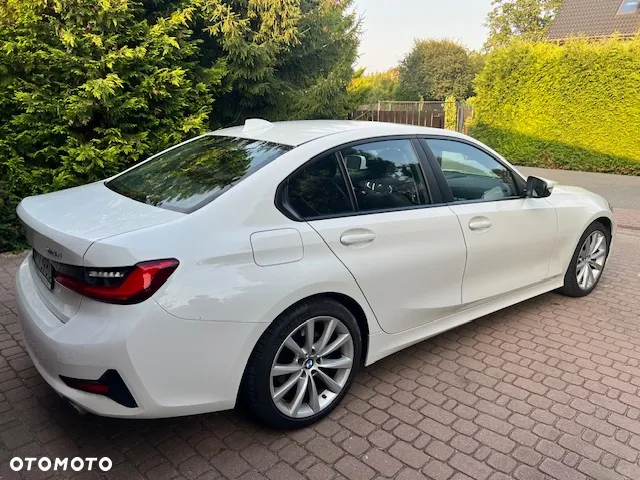 BMW Seria 3 320i - 4