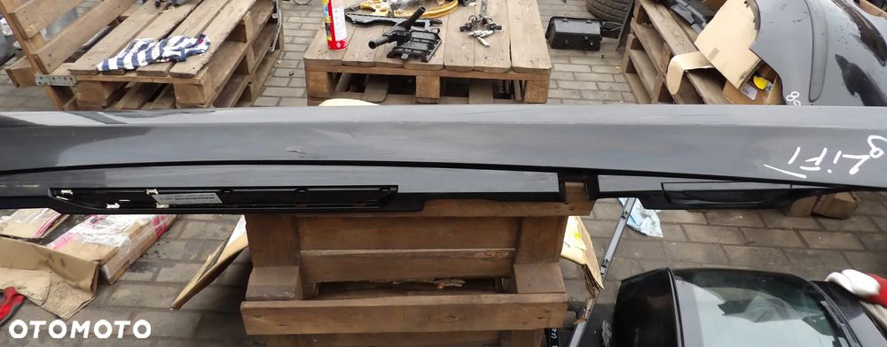 BMW - E87 - KOLOR 668/9 - LIFT - PROGI - PRAWY /LEWY - 5