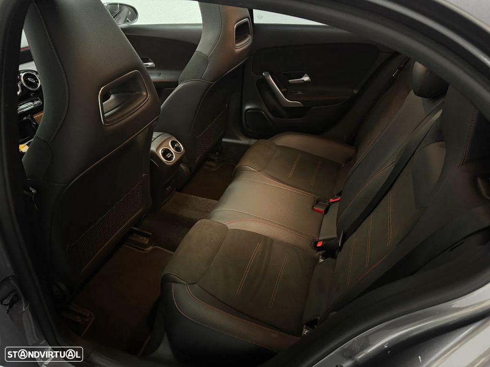 Mercedes-Benz A 160 d AMG Line - 25