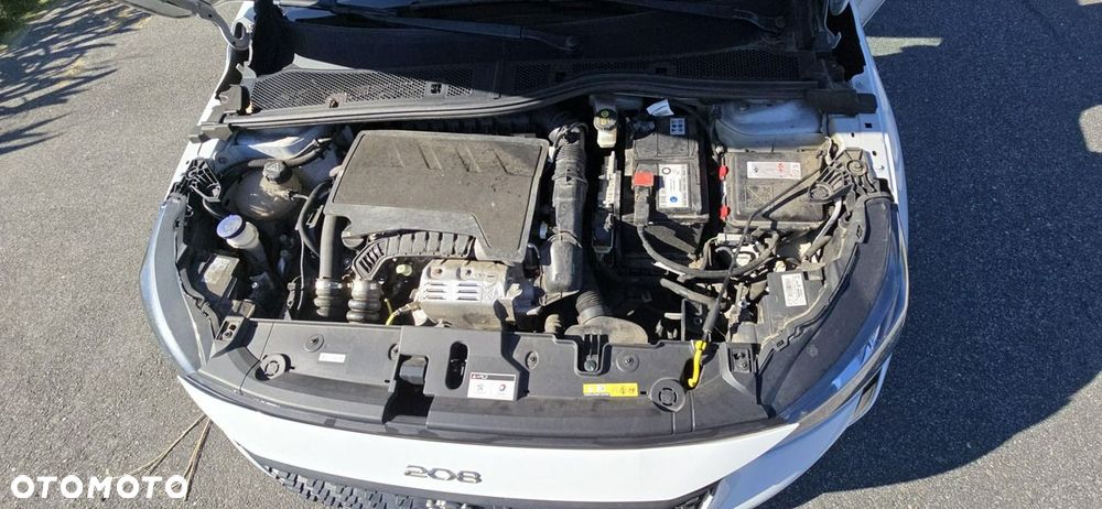 Peugeot 208 - 12