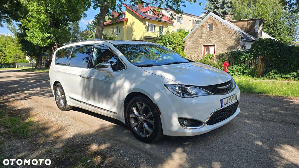 Chrysler Pacifica - 6