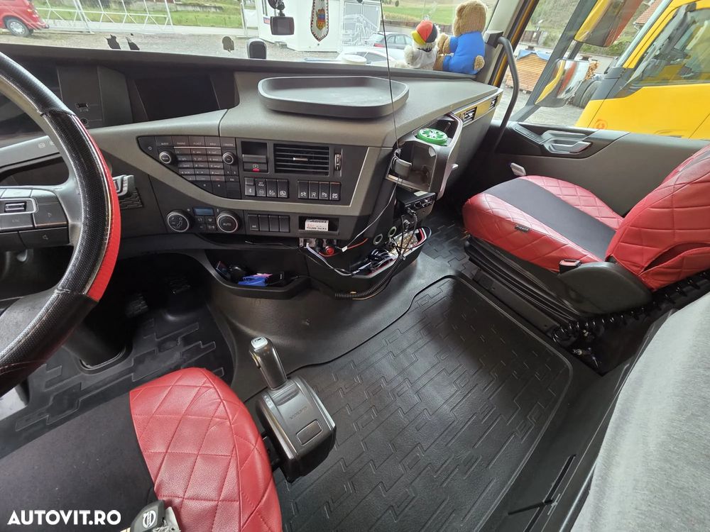 Volvo Mega, FH 460 - 8