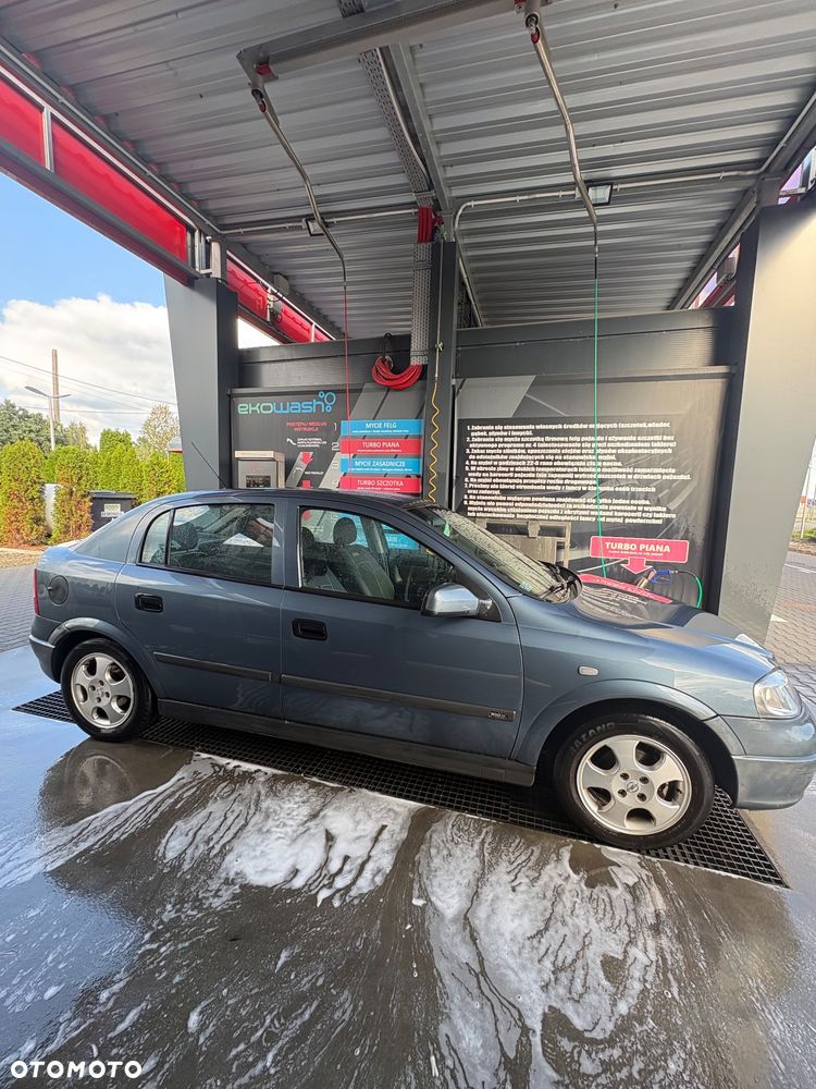 Opel Astra 1.6 16V 100 - 4
