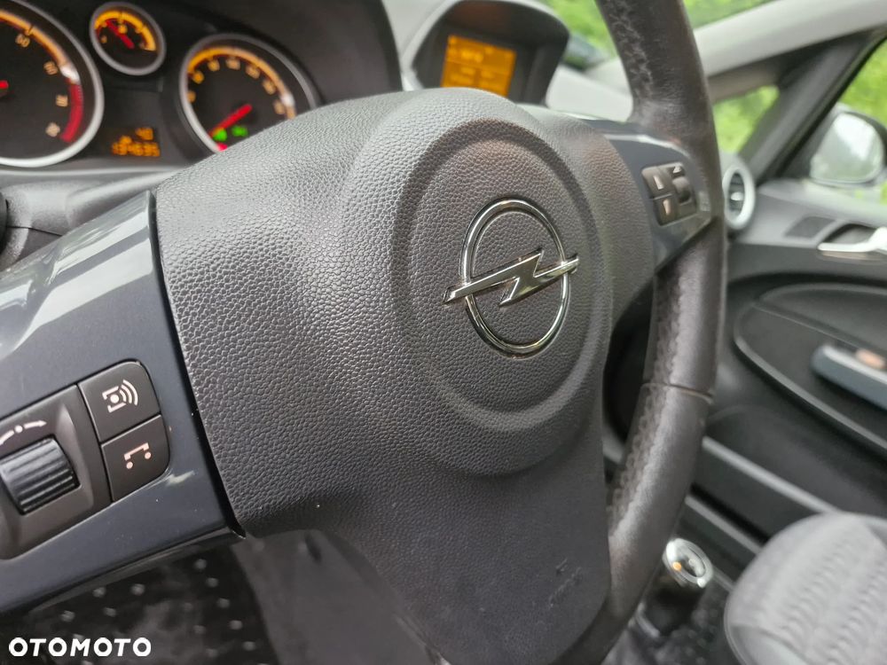 Opel Corsa 1.4 16V Cosmo - 27