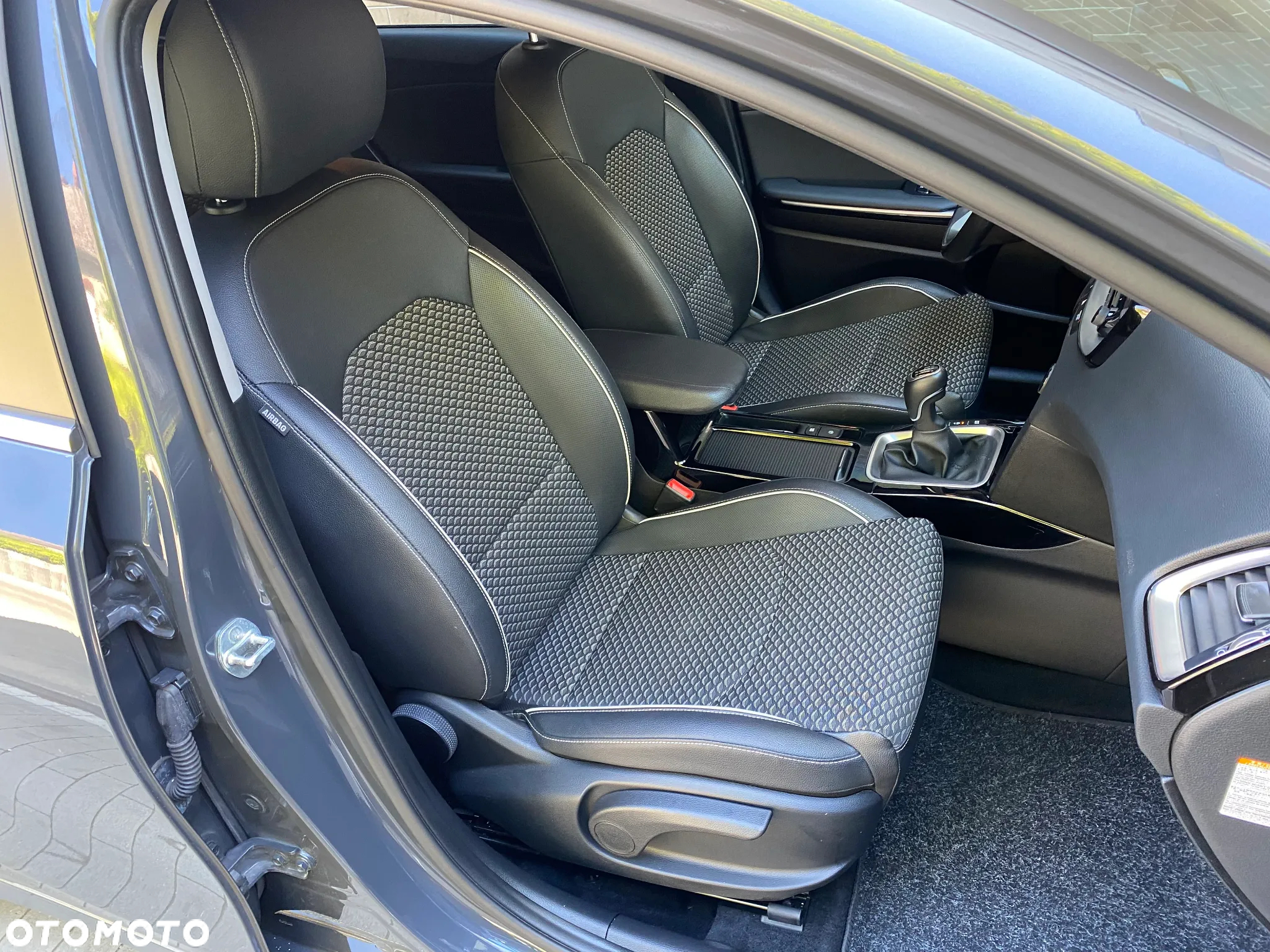 Kia Ceed - 38
