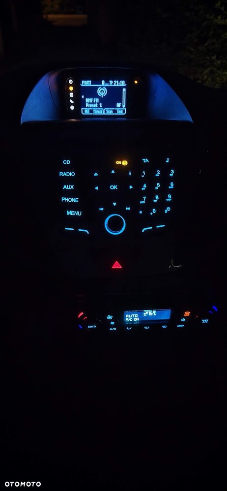 Ford Tourneo Custom - 18