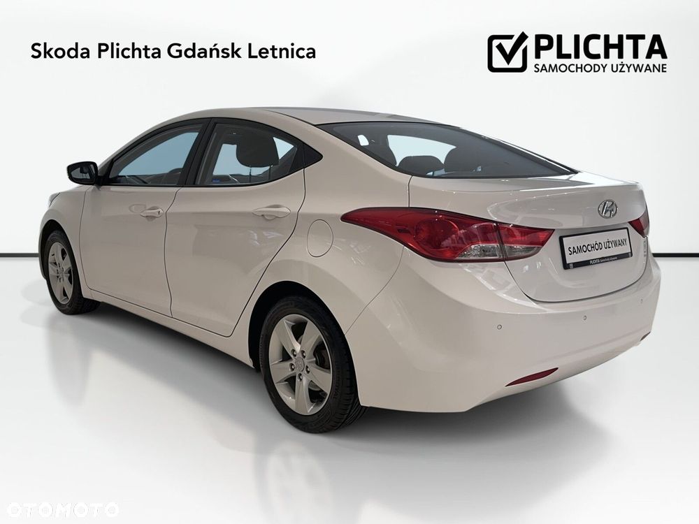 Hyundai Elantra 1.6 Classic + - 7