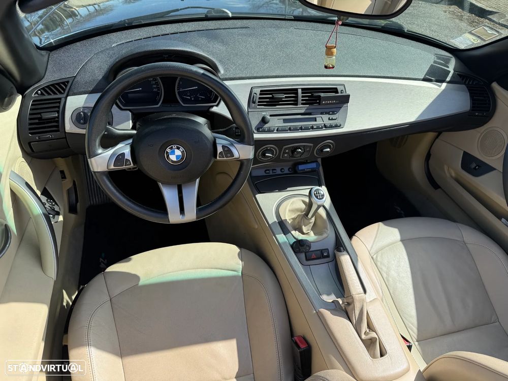 BMW Z4 2.2i - 16