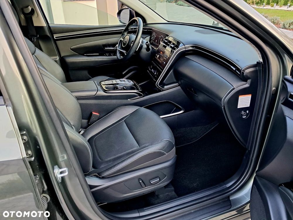 Hyundai Tucson 1.6 T-GDi HEV Executive 2WD - 22