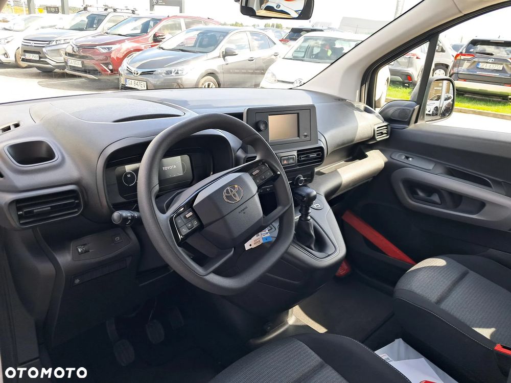 Toyota Proace City - 10