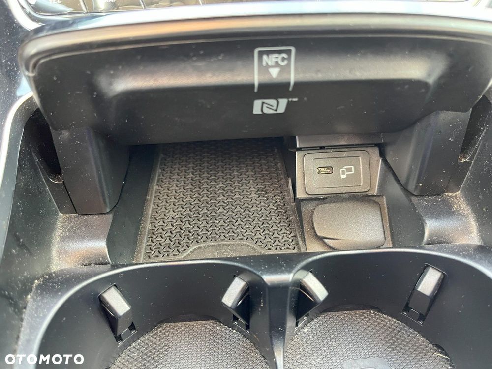 Mercedes-Benz Klasa E - 33