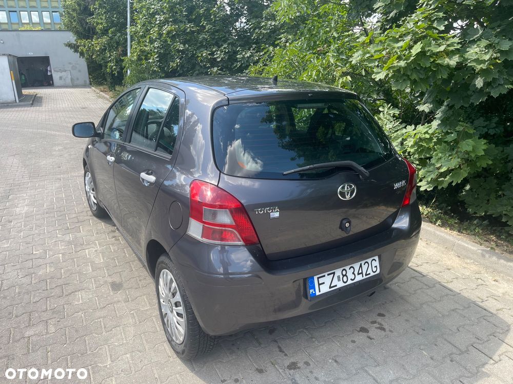 Toyota Yaris - 2