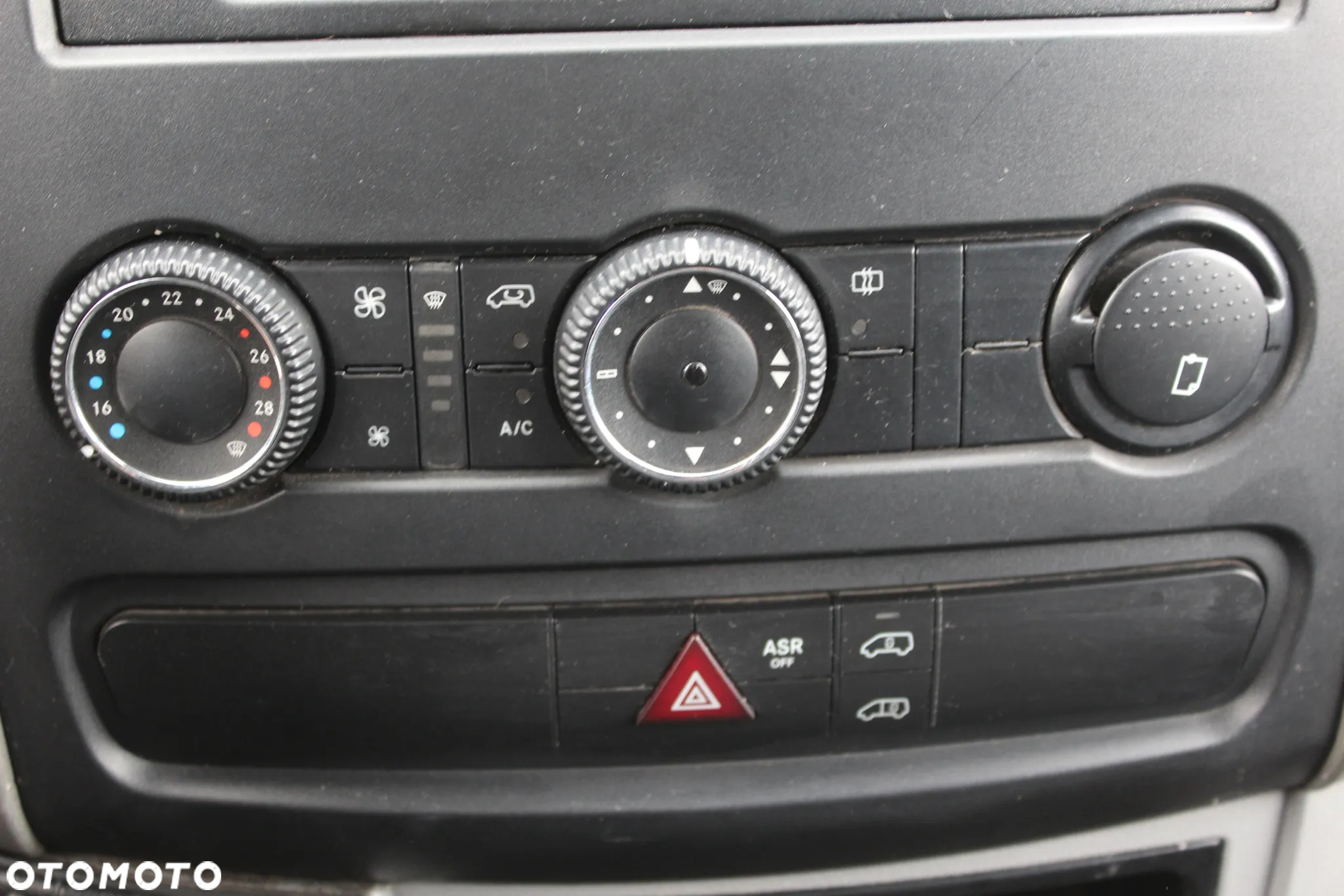 Mercedes-Benz Sprinter - 17