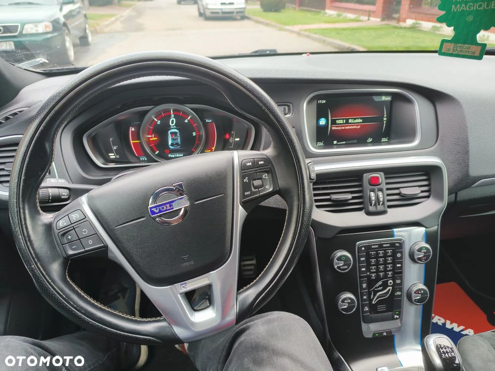 Volvo V40 D4 Drive-E R-Design Summum - 9