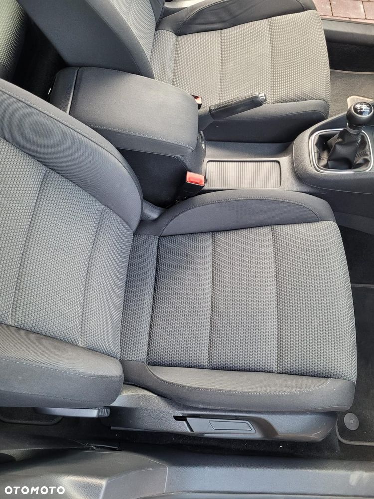Volkswagen Golf - 16