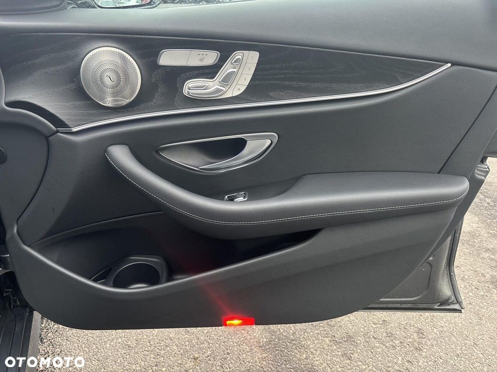 Mercedes-Benz Klasa E - 19