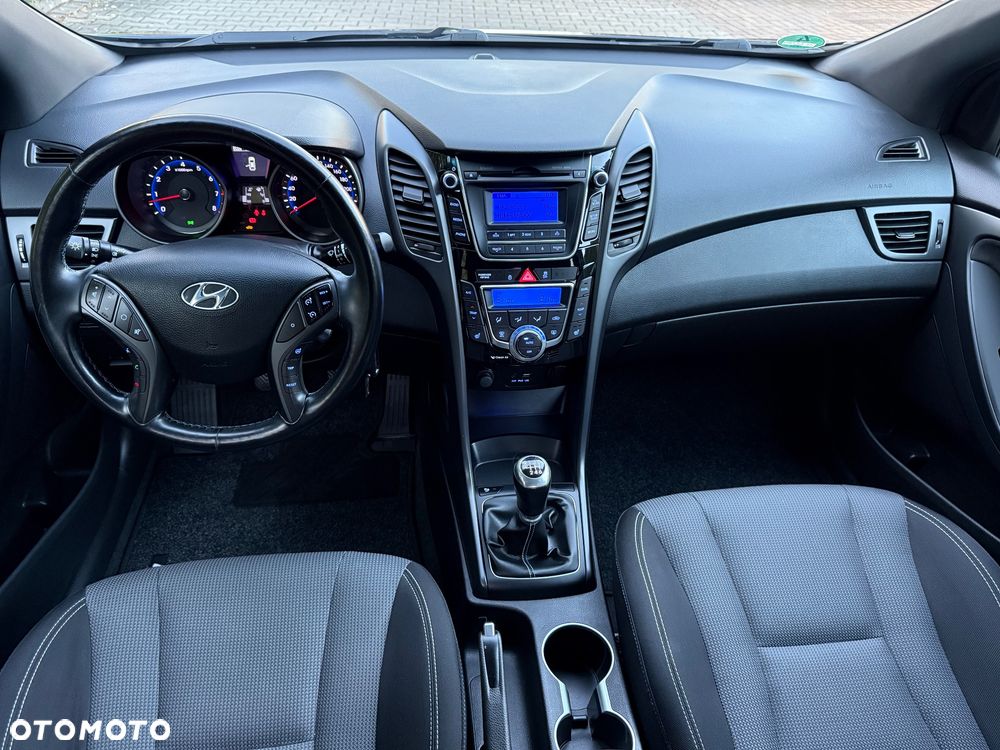 Hyundai i30 i30cw 1.6 Fifa World Cup Edition - 29