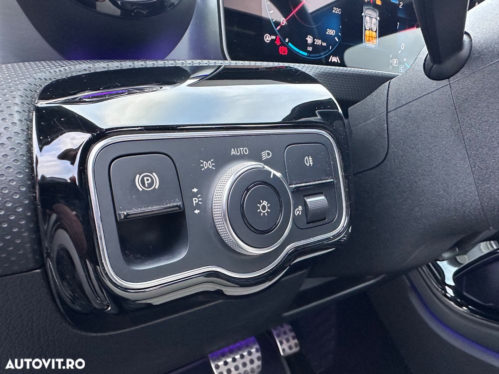 Mercedes-Benz A 200 7G-DCT AMG Line Advanced Plus - 18