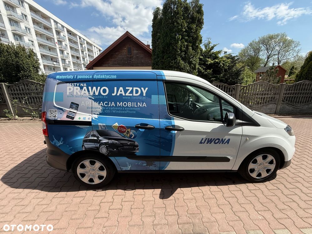 Ford Transit Courier - 9