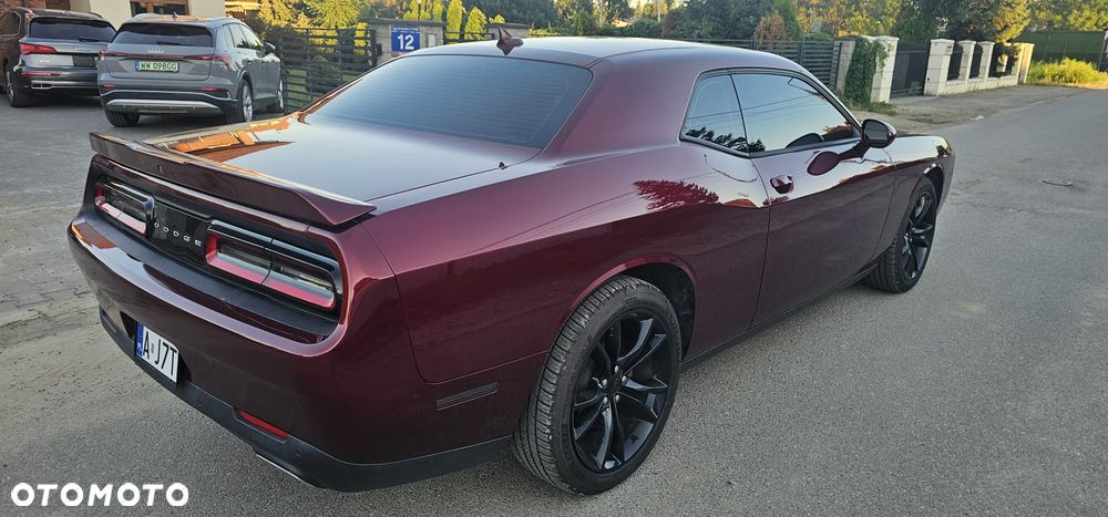 Dodge Challenger - 4