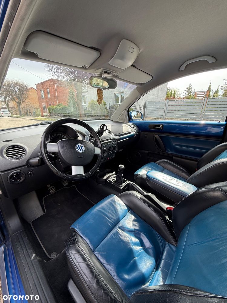 Volkswagen New Beetle - 8