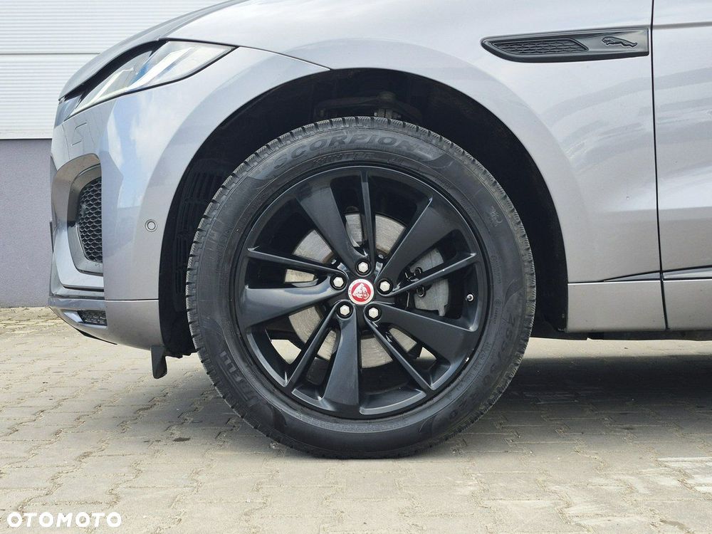 Jaguar F-Pace - 10
