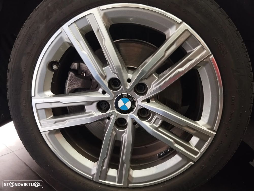 BMW 116 d Pack Desportivo M - 9