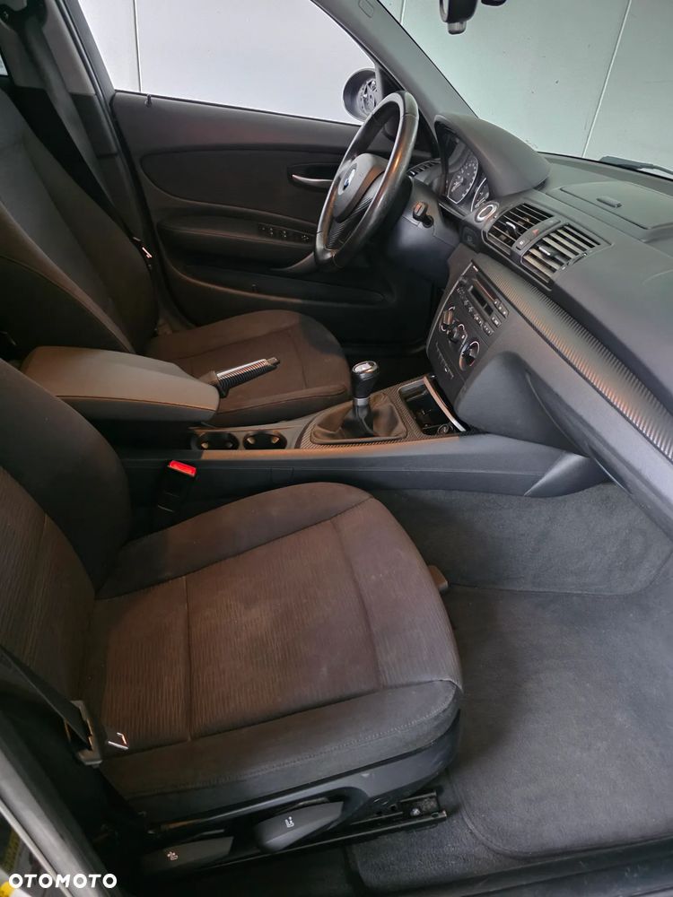 BMW Seria 1 116i - 26