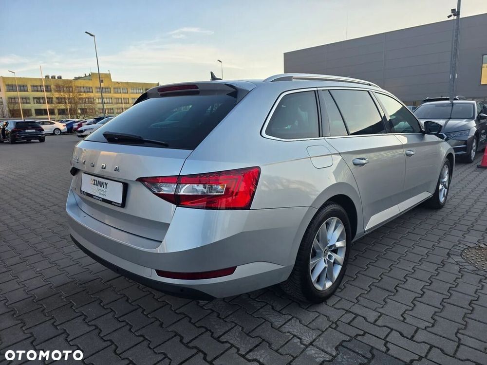 Skoda Superb 2.0 TDI SCR Ambition DSG - 7