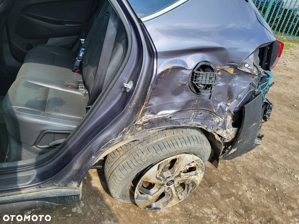 Hyundai Tucson 2.0 CRDi 4WD Passion - 28