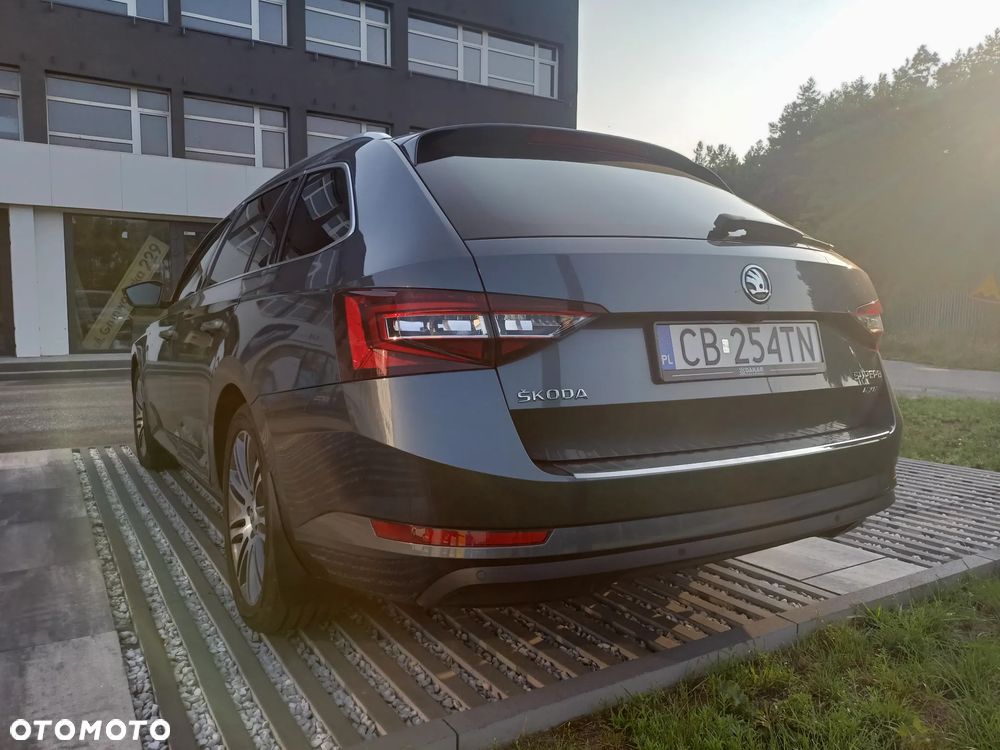 Skoda Superb 2.0 TDI 4x4 DSG Sportline - 10