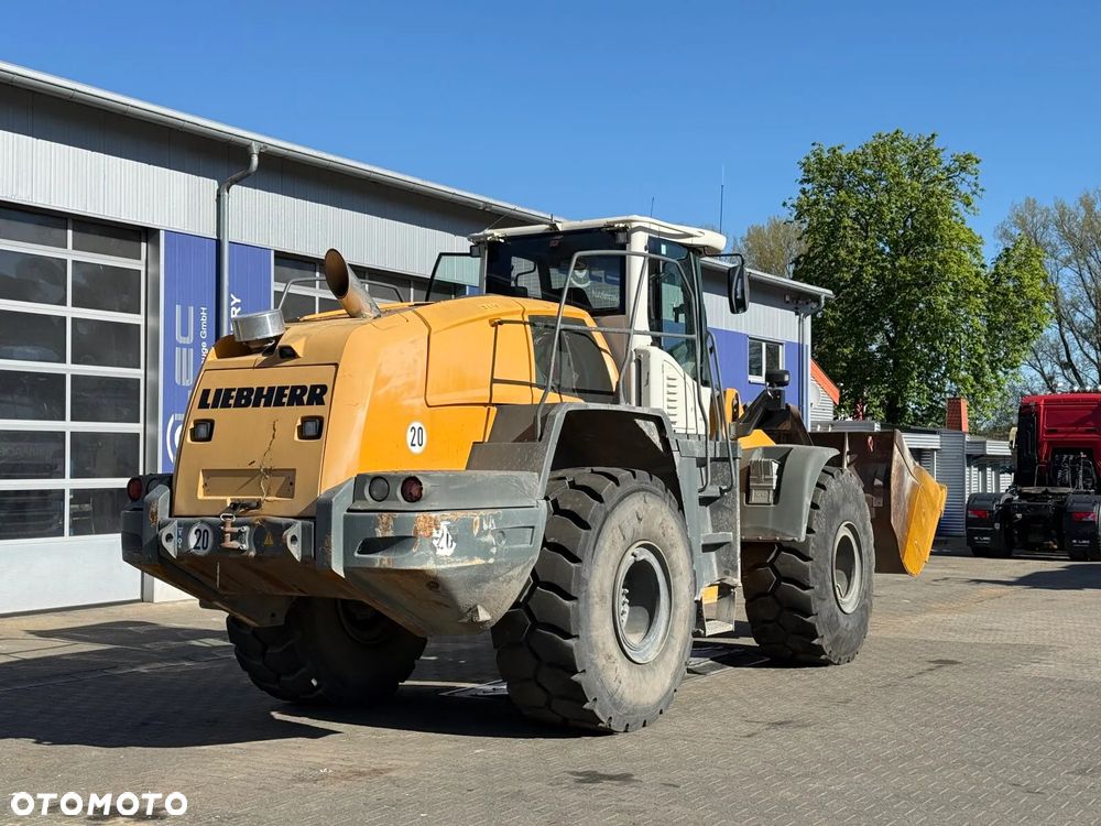 Liebherr L566 - 4
