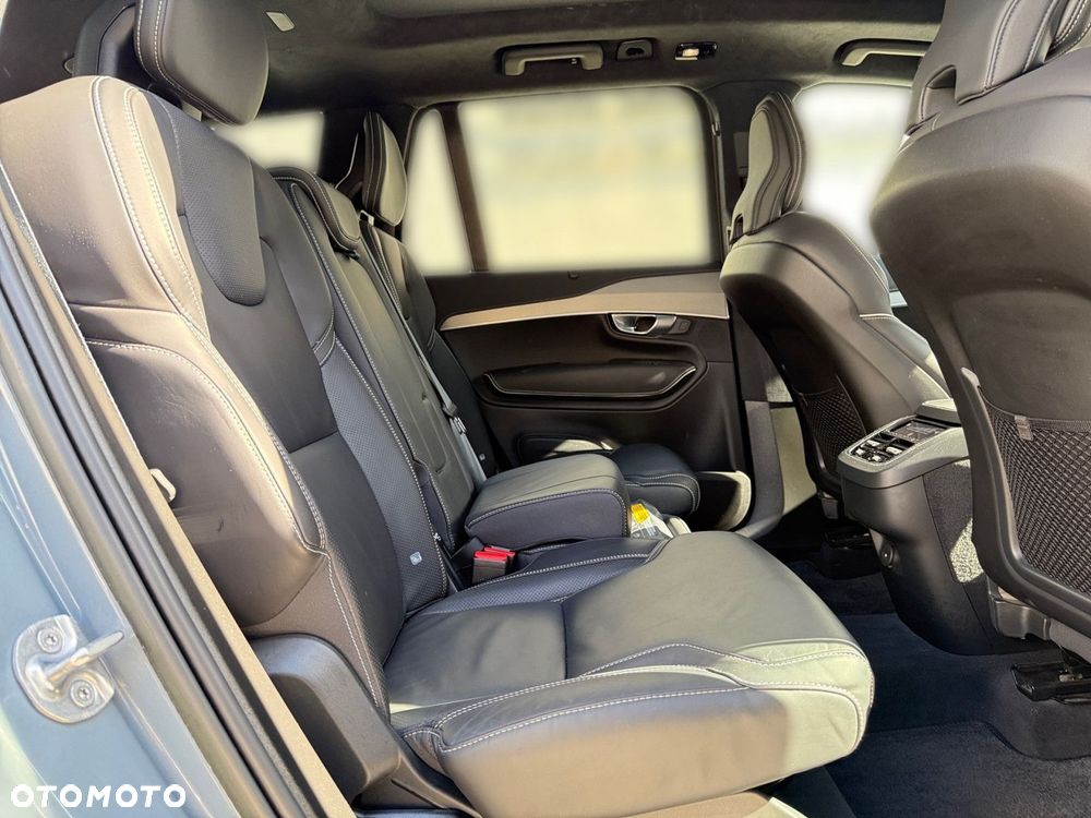 Volvo XC 90 - 30