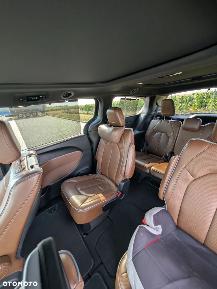 Chrysler Pacifica - 5